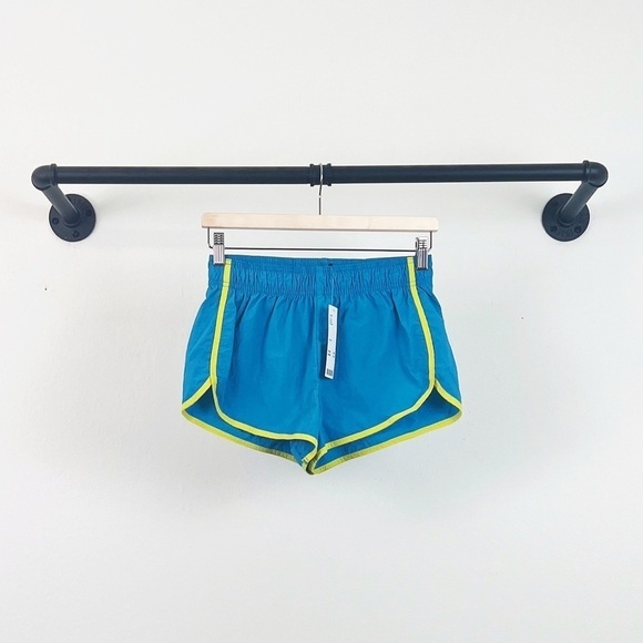 NWT Urban Outfitters Naomi Dolphin Hem Shorts in Blue - Picture 4 of 8